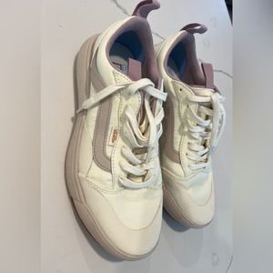 VANS ULTRA CUSH ULTRA-RANGE SIZE 8.5 WOMEN